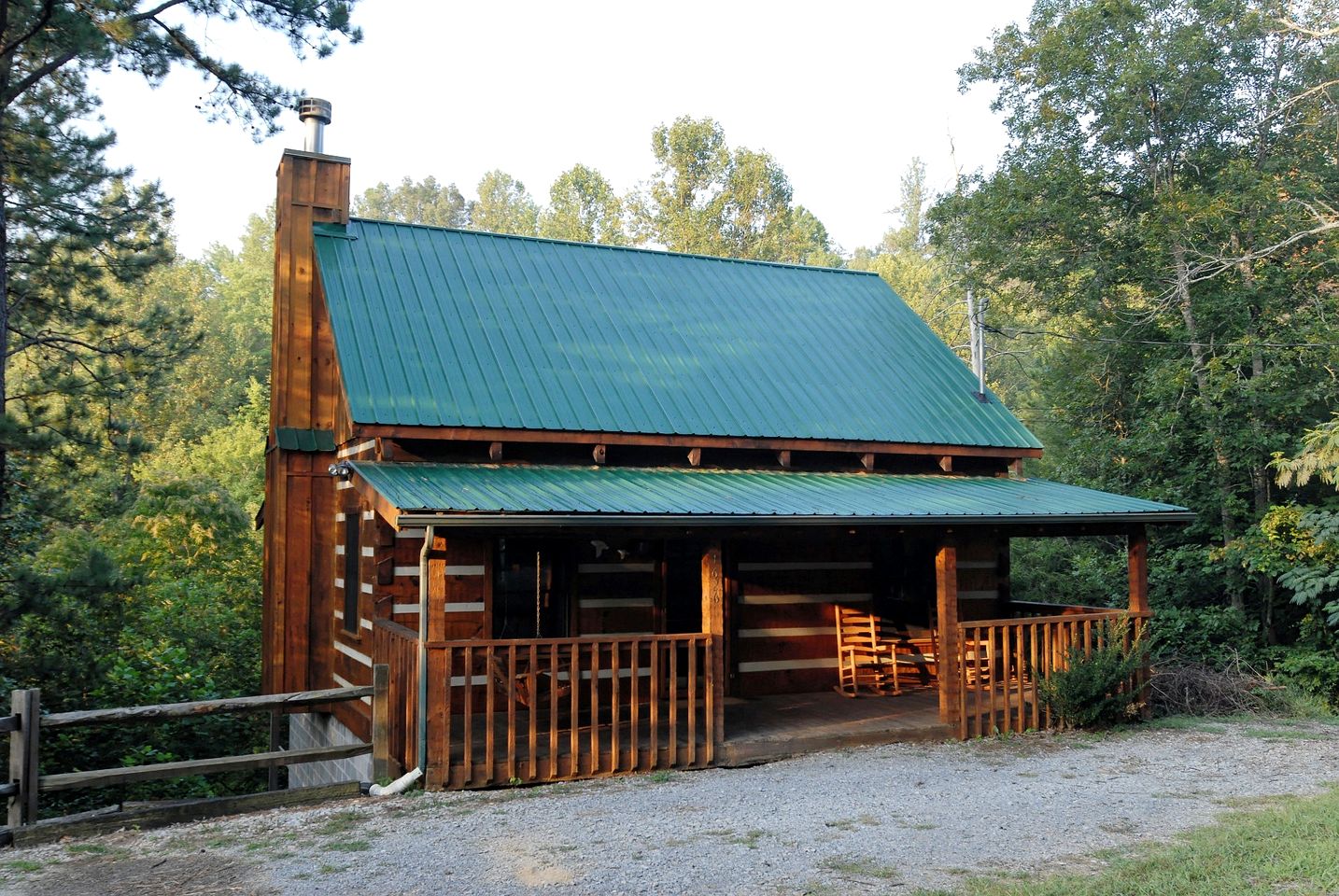 Rustic Getaway Cabin with Hot Tub, Pool Table, and PlayStation near Smokies in Gatlinburg, Tennessee