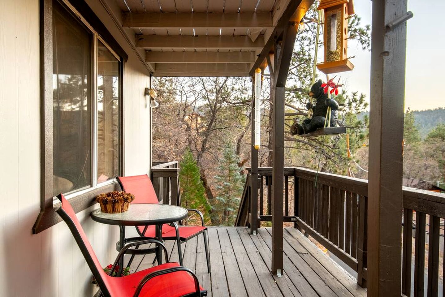 Mountain Magic: Cabin in an Unbeatable Location near Big Bear Lake