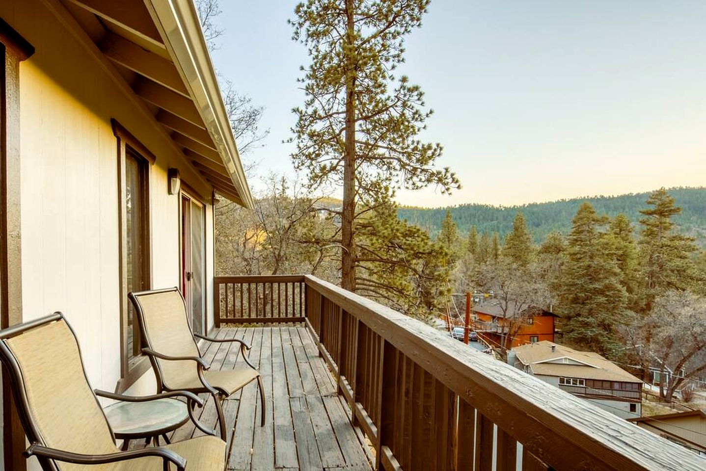 Mountain Magic: Cabin in an Unbeatable Location near Big Bear Lake