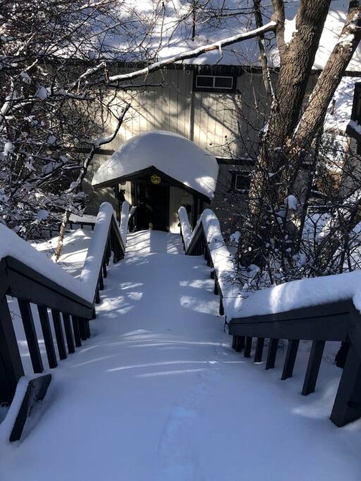 Mountain Magic: Cabin in an Unbeatable Location near Big Bear Lake