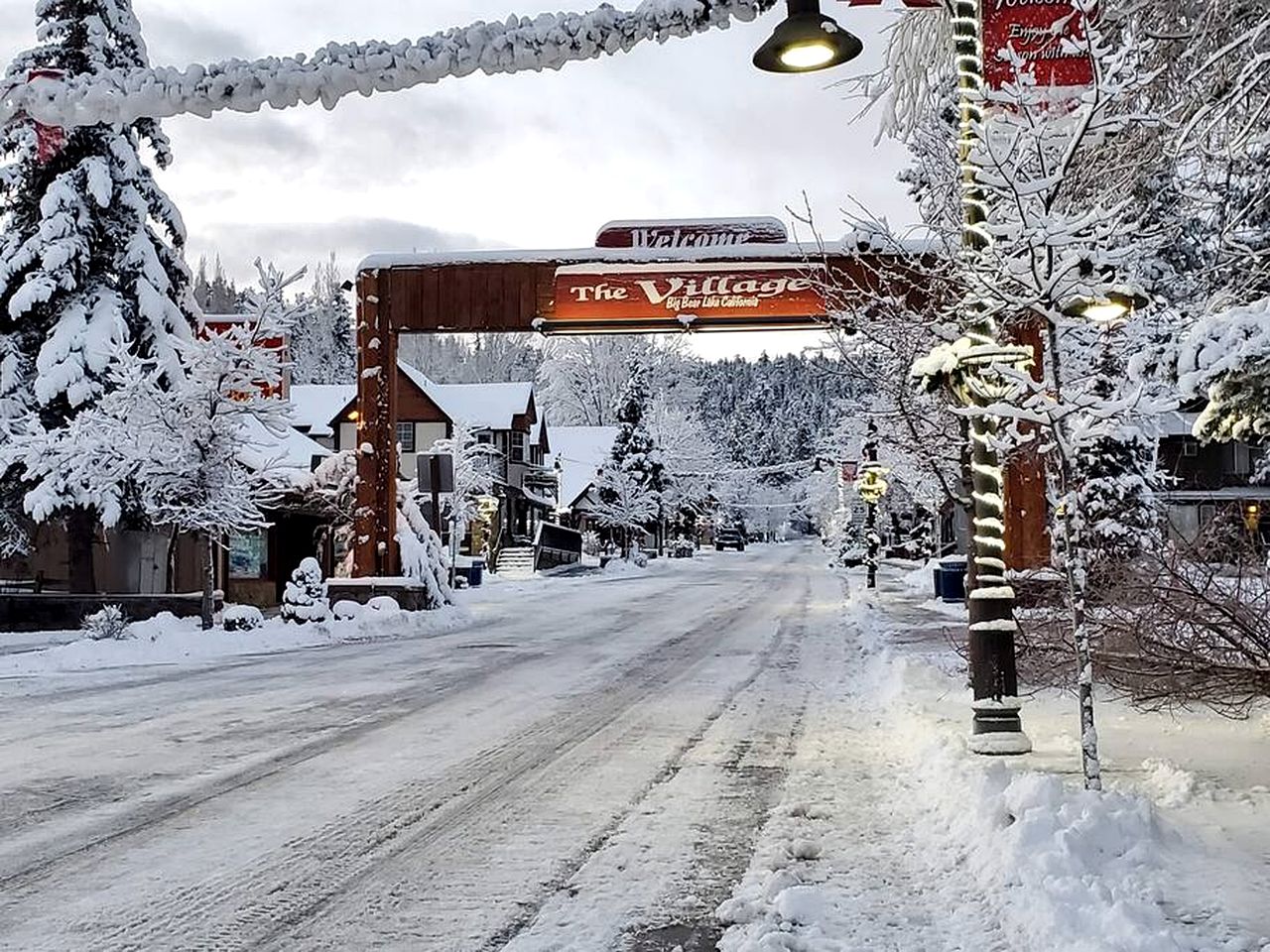 Mountain Magic: Cabin in an Unbeatable Location near Big Bear Lake