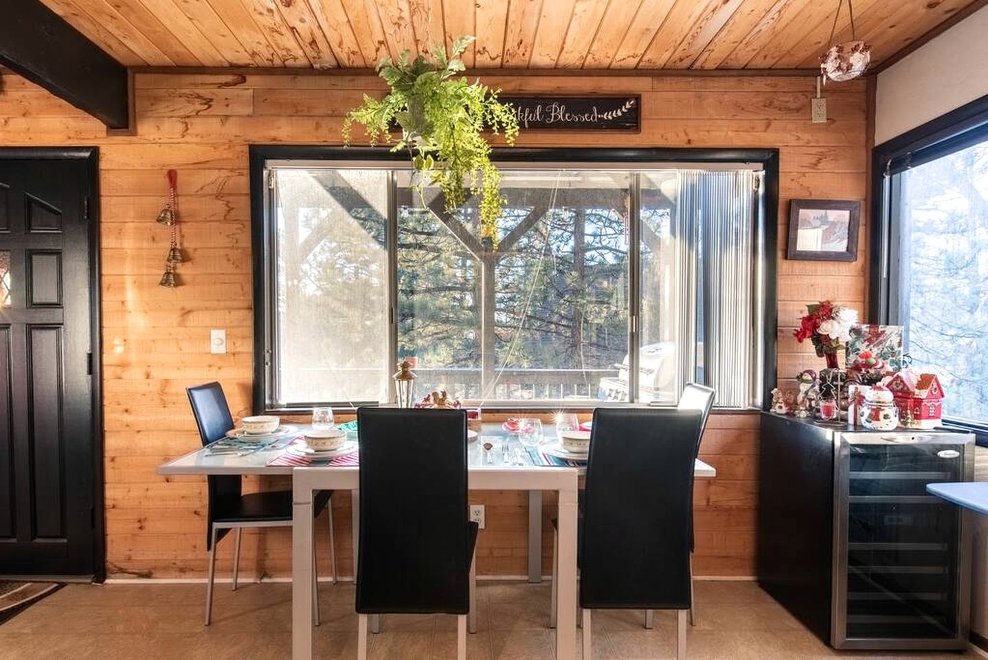 Mountain Magic: Cabin in an Unbeatable Location near Big Bear Lake