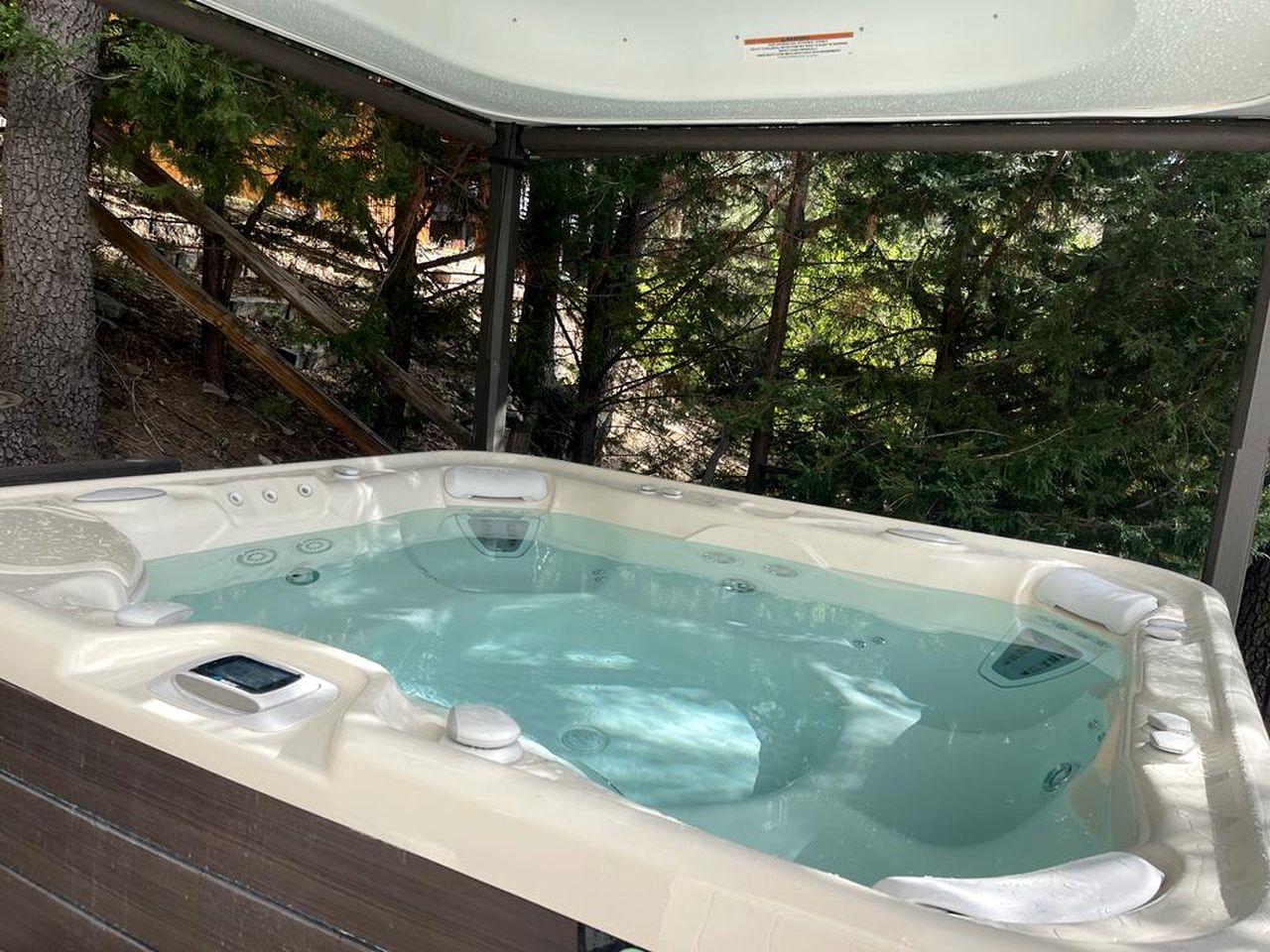 Mountain Magic: Cabin in an Unbeatable Location near Big Bear Lake