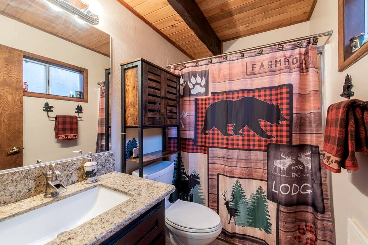 Mountain Magic: Cabin in an Unbeatable Location near Big Bear Lake