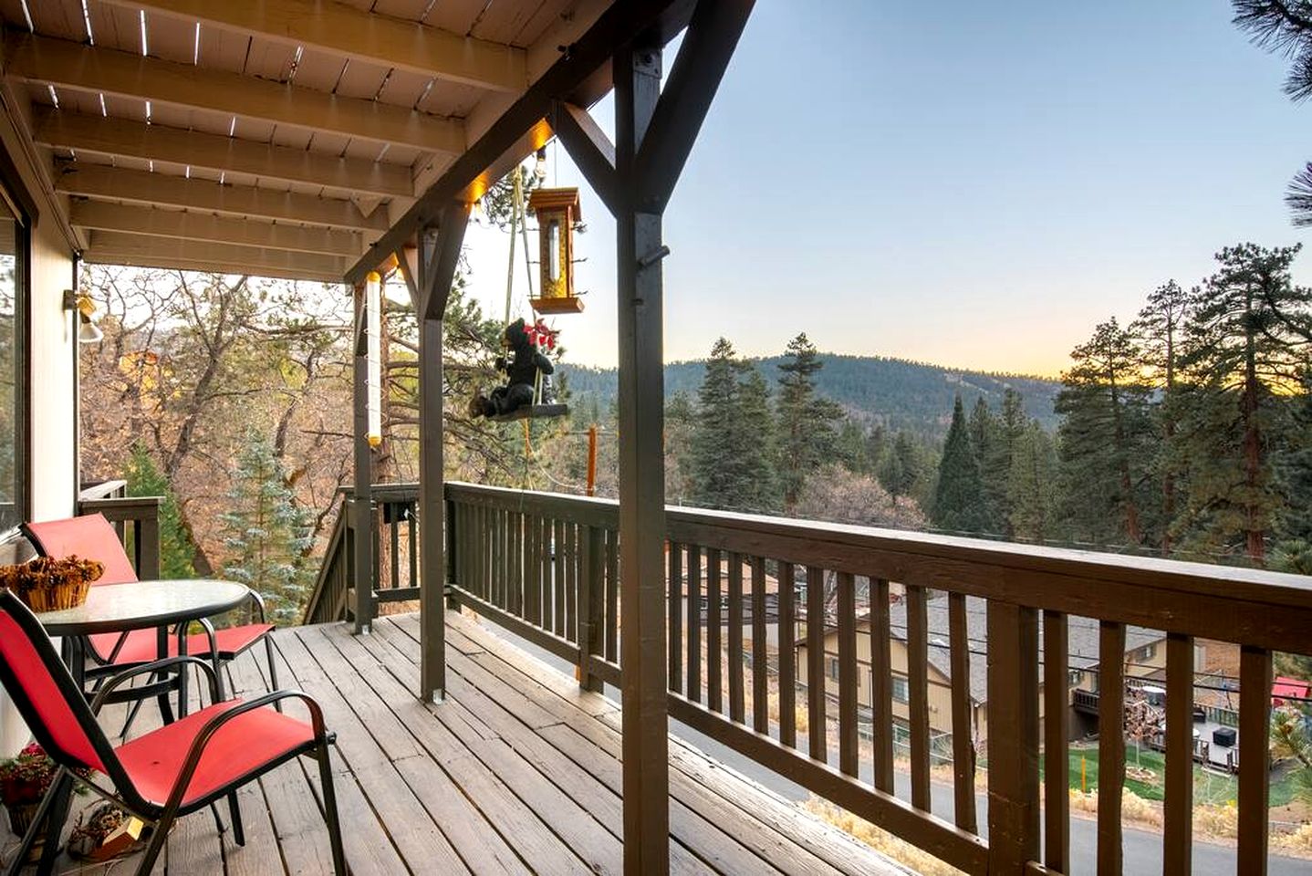 Mountain Magic: Cabin in an Unbeatable Location near Big Bear Lake