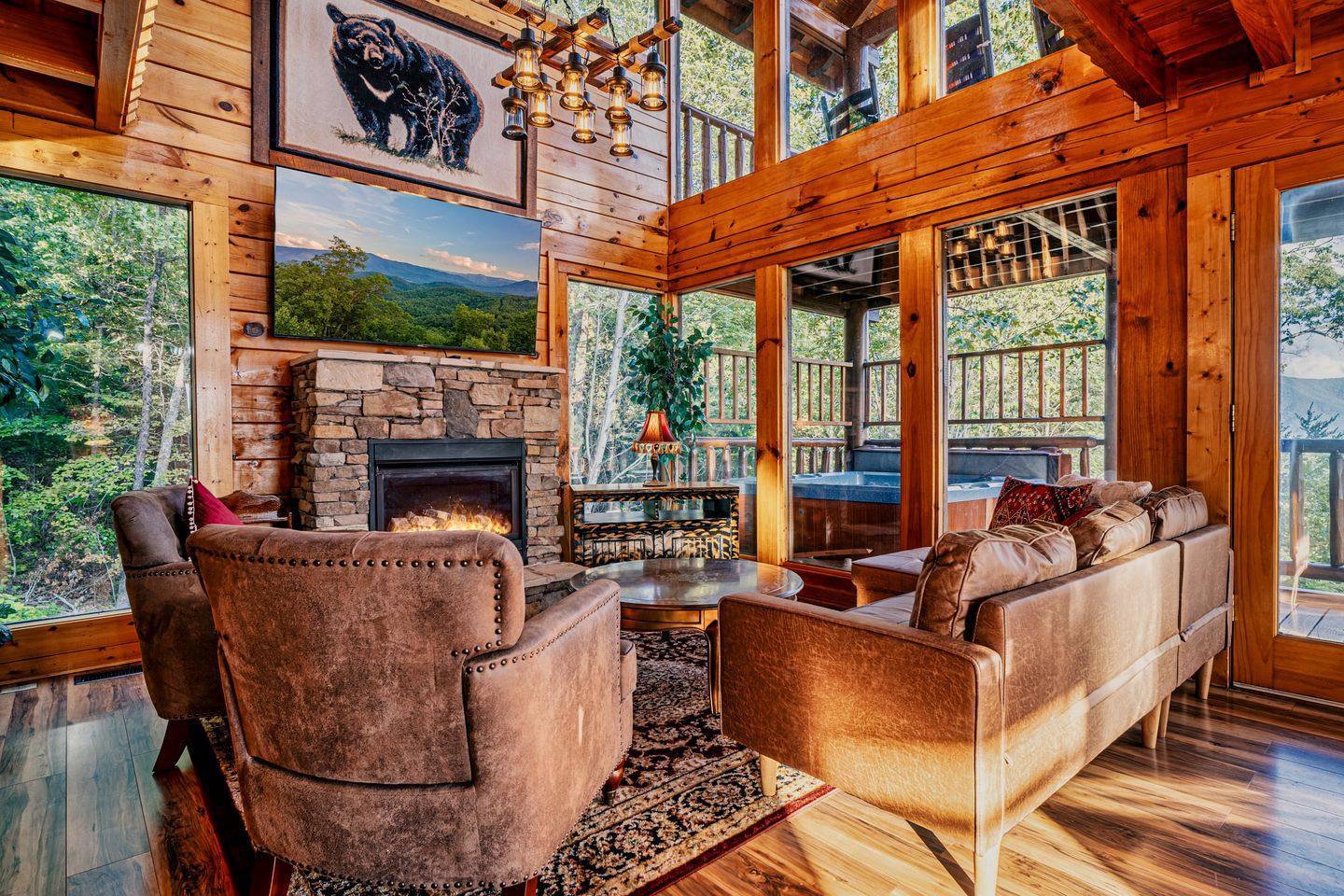 Secluded Luxury Cabin with Hot Tub & Game Room near Pigeon Forge, Tennessee