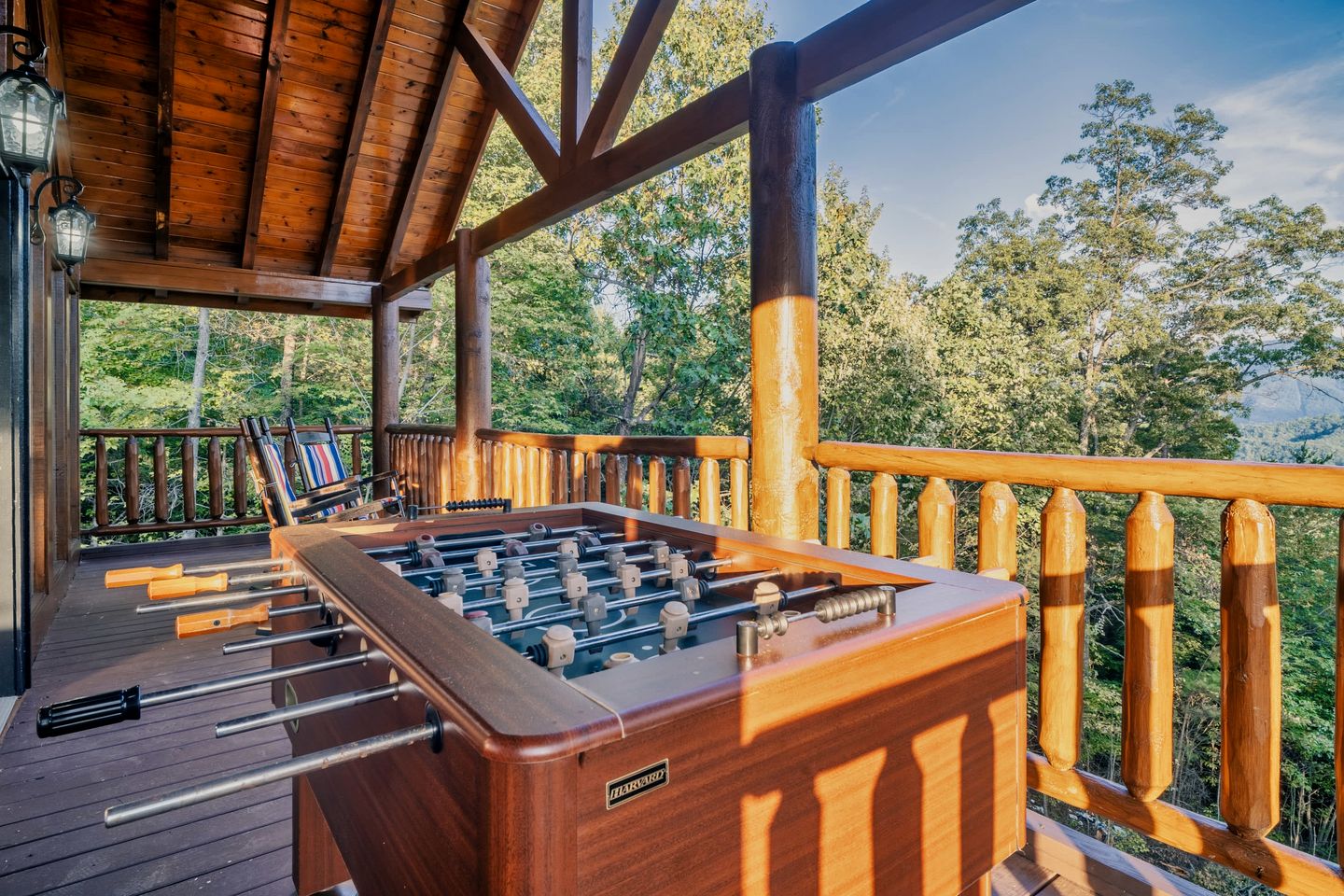 Secluded Luxury Cabin with Hot Tub & Game Room near Pigeon Forge, Tennessee