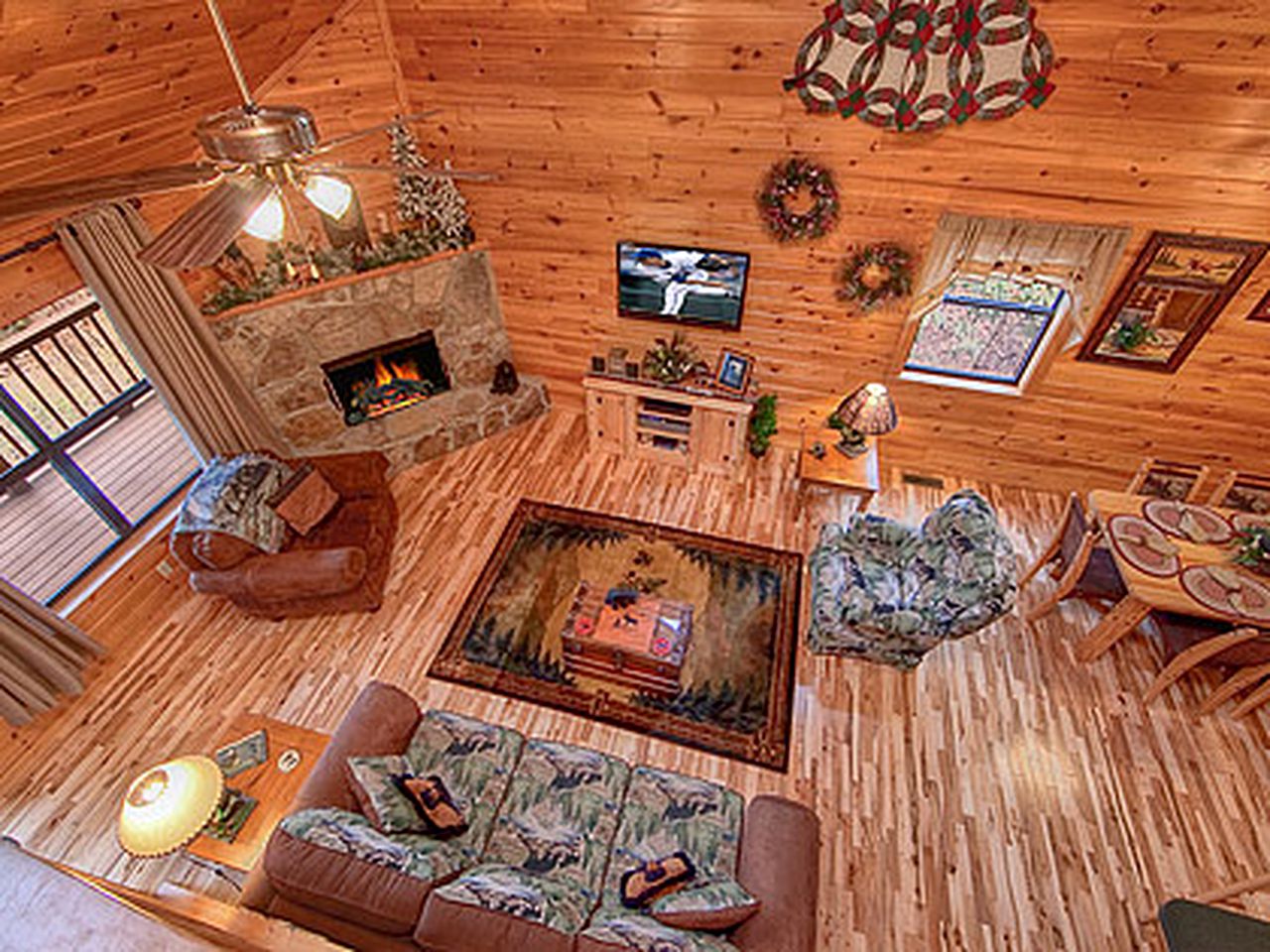 Comfortable Gatlinburg Cabin Rental with a Hot Tub