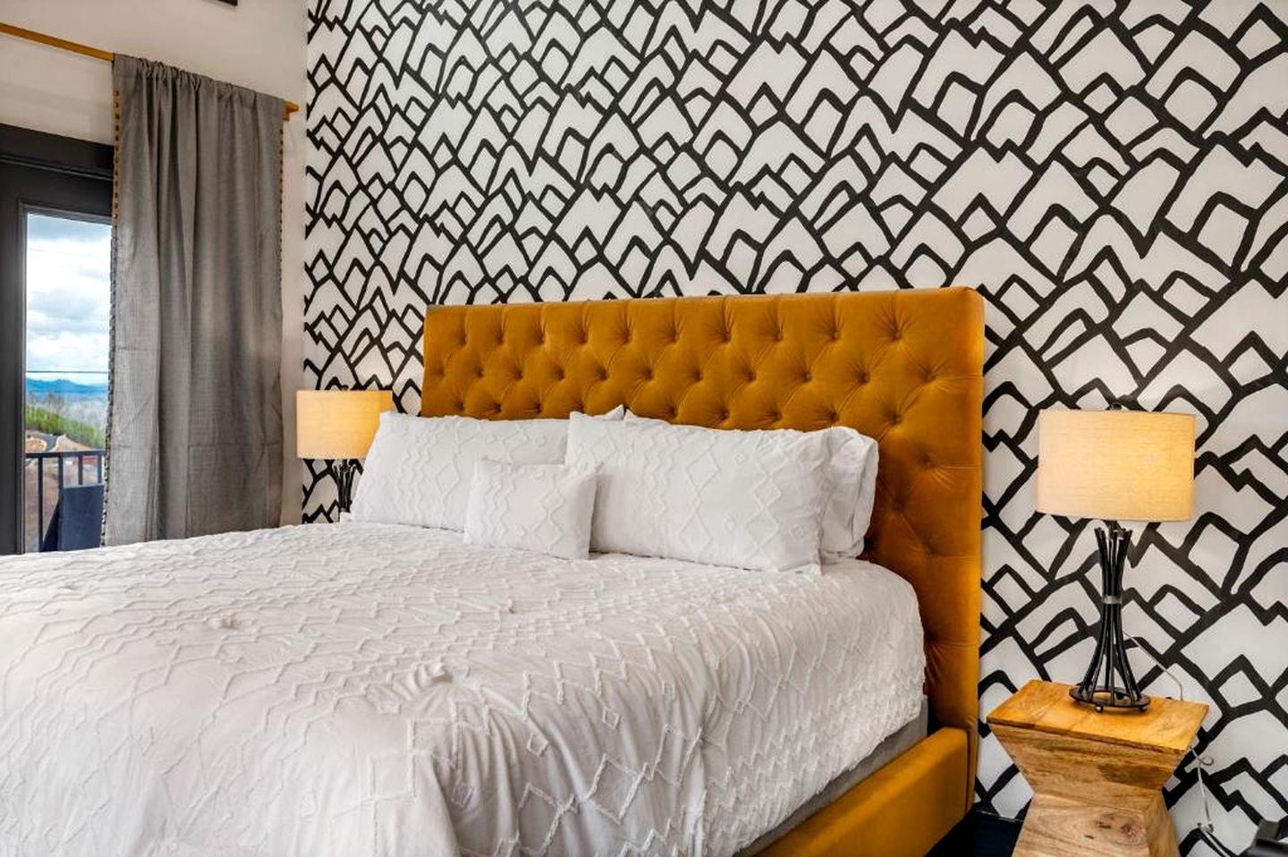 Mountain Retreat with Outdoor Pool, Jacuzzi and Views in Tennessee