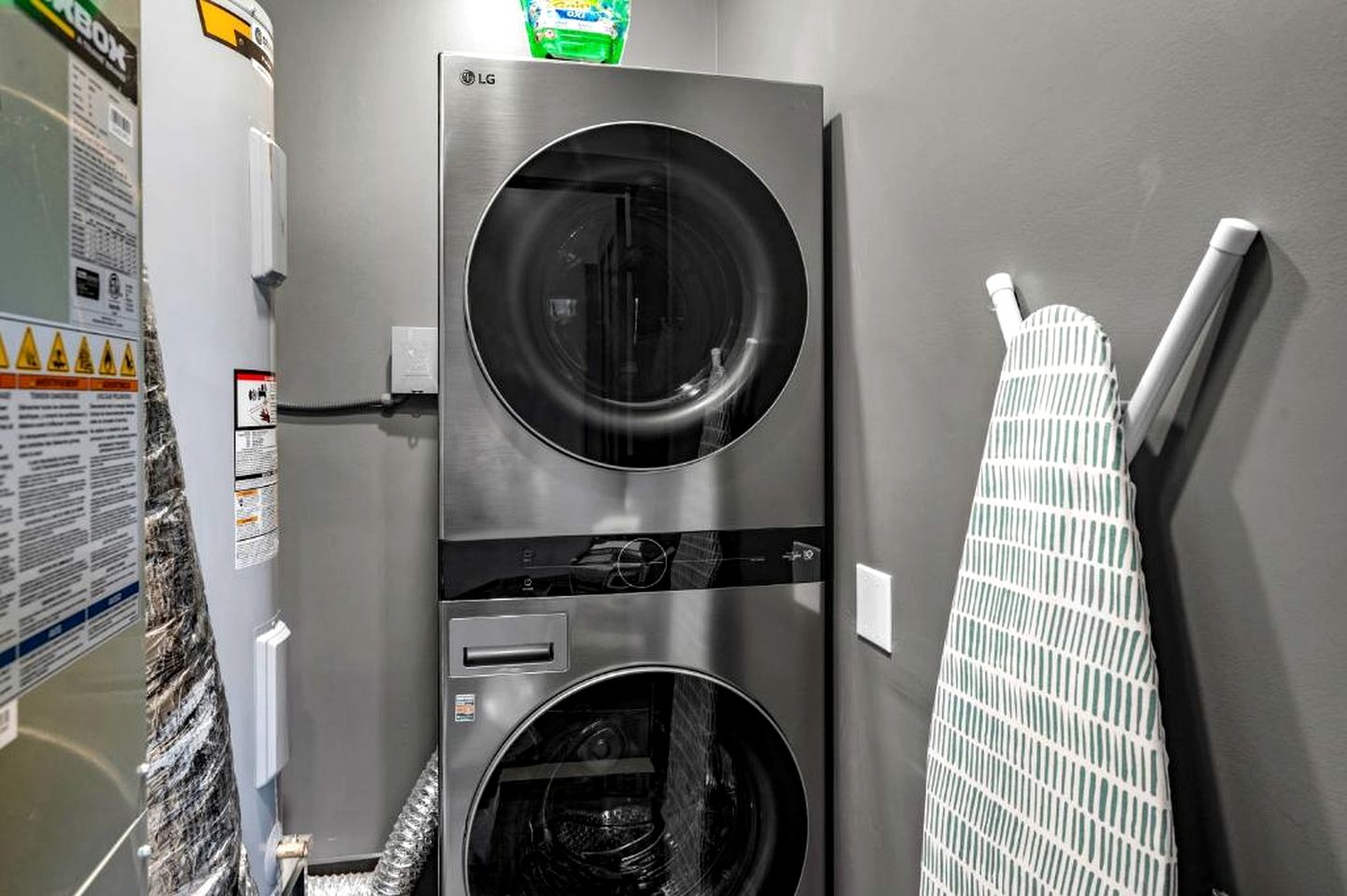 Mountain Retreat with Outdoor Pool, Jacuzzi and Views in Tennessee