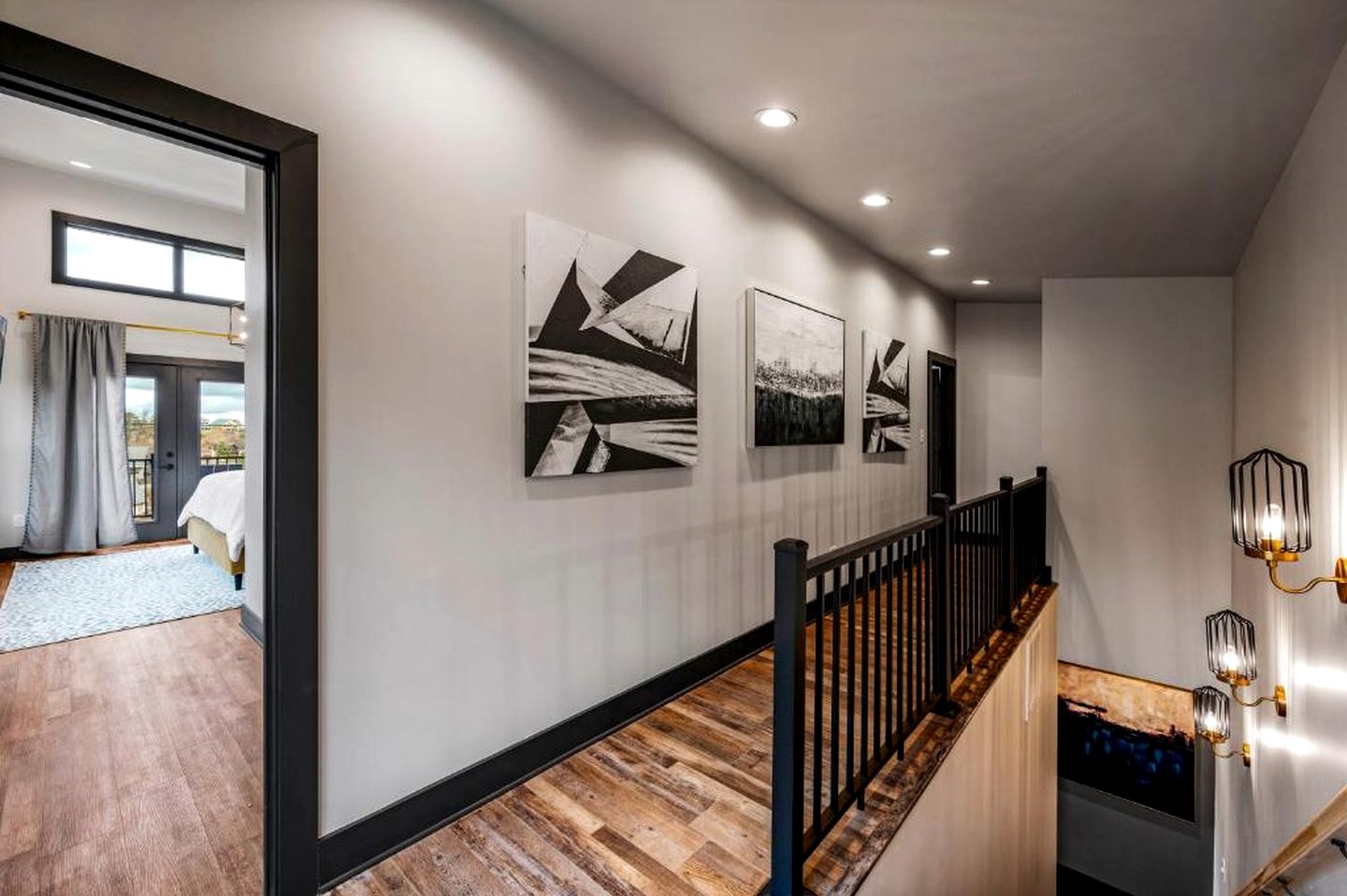 Mountain Retreat with Outdoor Pool, Jacuzzi and Views in Tennessee