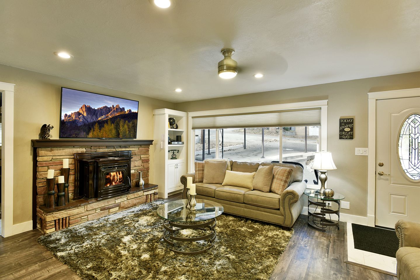 Amazing Cottage with Hot-tub in Dunsmuir, California