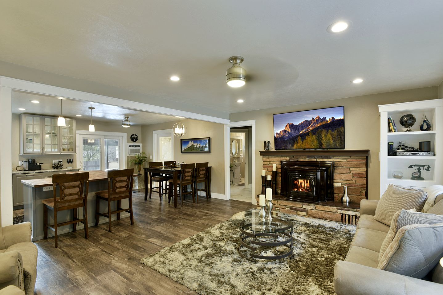 Amazing Cottage with Hot-tub in Dunsmuir, California