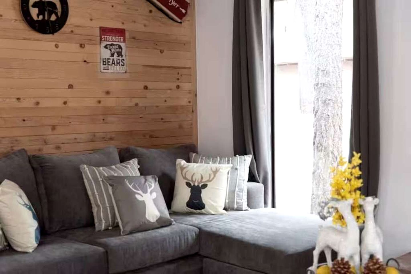 Your Mountain Oasis: Cabin with Hot Tub in Sugarloaf, California