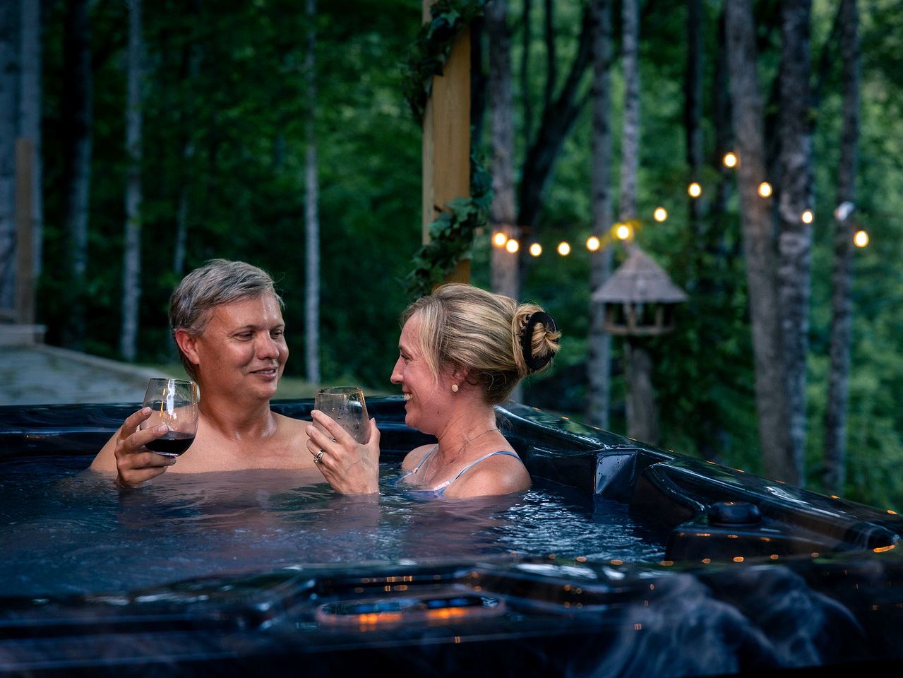 Mountain Oasis: Secluded Cabin Nestled Alongside a Creek in Bryson City, NC