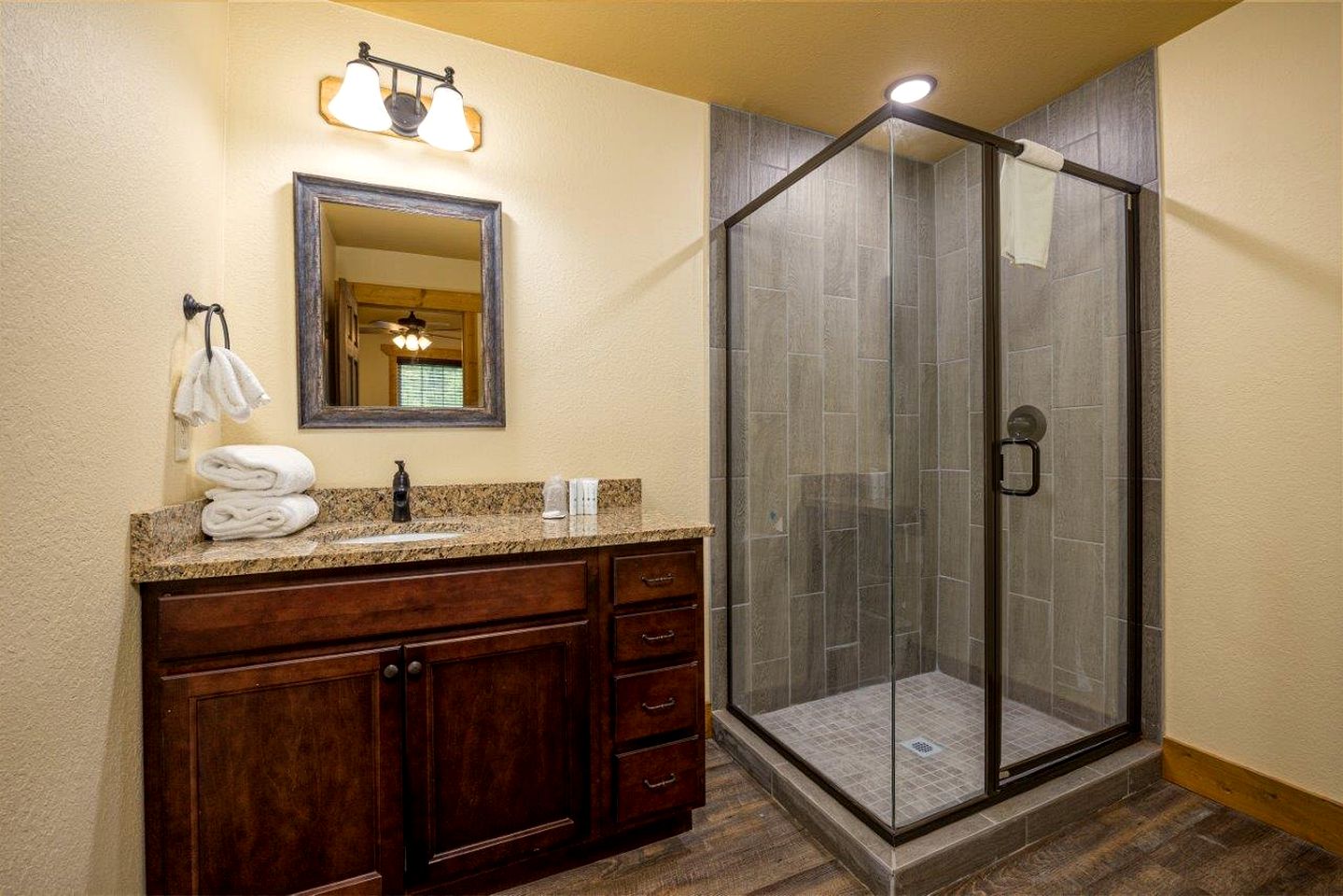 Impressive Cabin Retreat with Pools, Sauna, Game Room and Hot-Tub in Gatlinburg, Tennessee