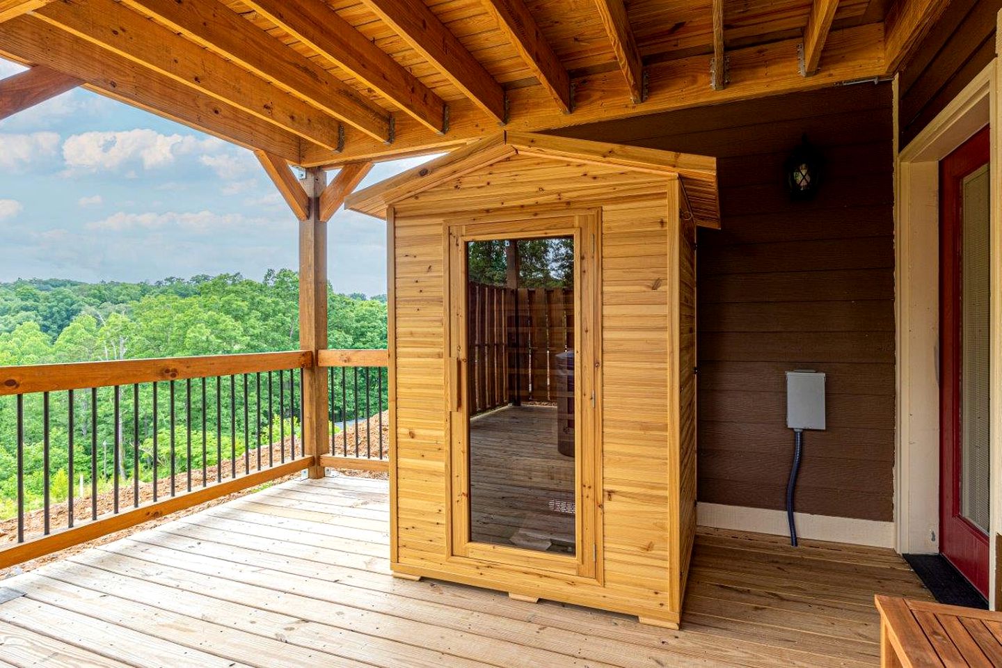 Impressive Cabin Retreat with Pools, Sauna, Game Room and Hot-Tub in Gatlinburg, Tennessee