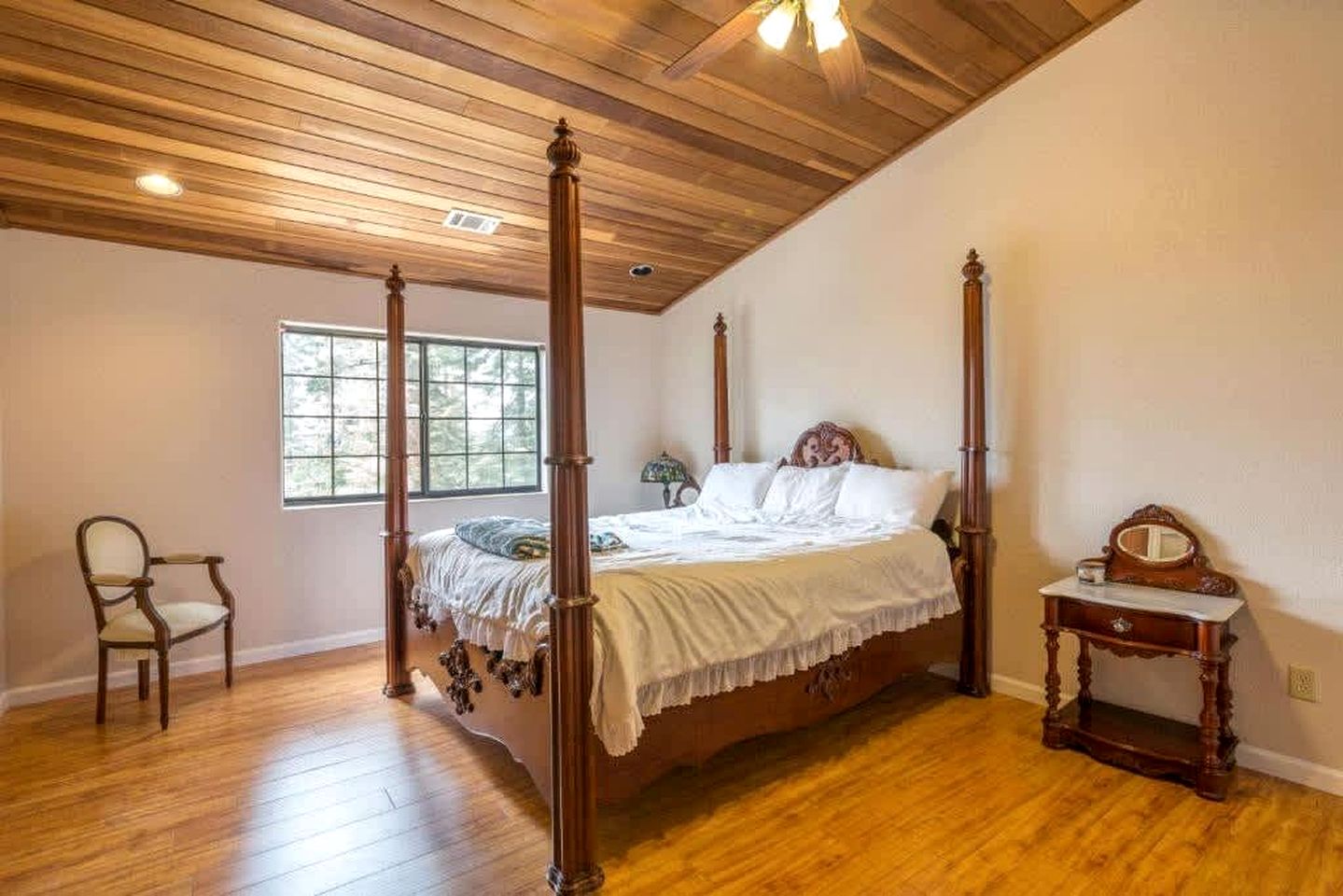 Lovely Mountain Rental Ideal for Large Groups near Yosemite Valley, California