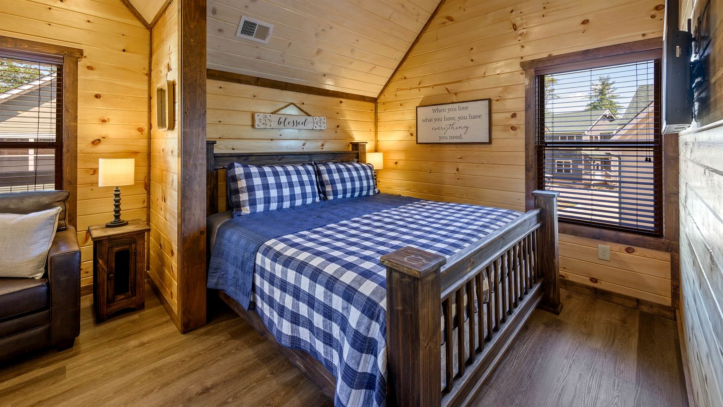 Mountain Retreat with Perfect for Groups in Pigeon Forge, Tennesee