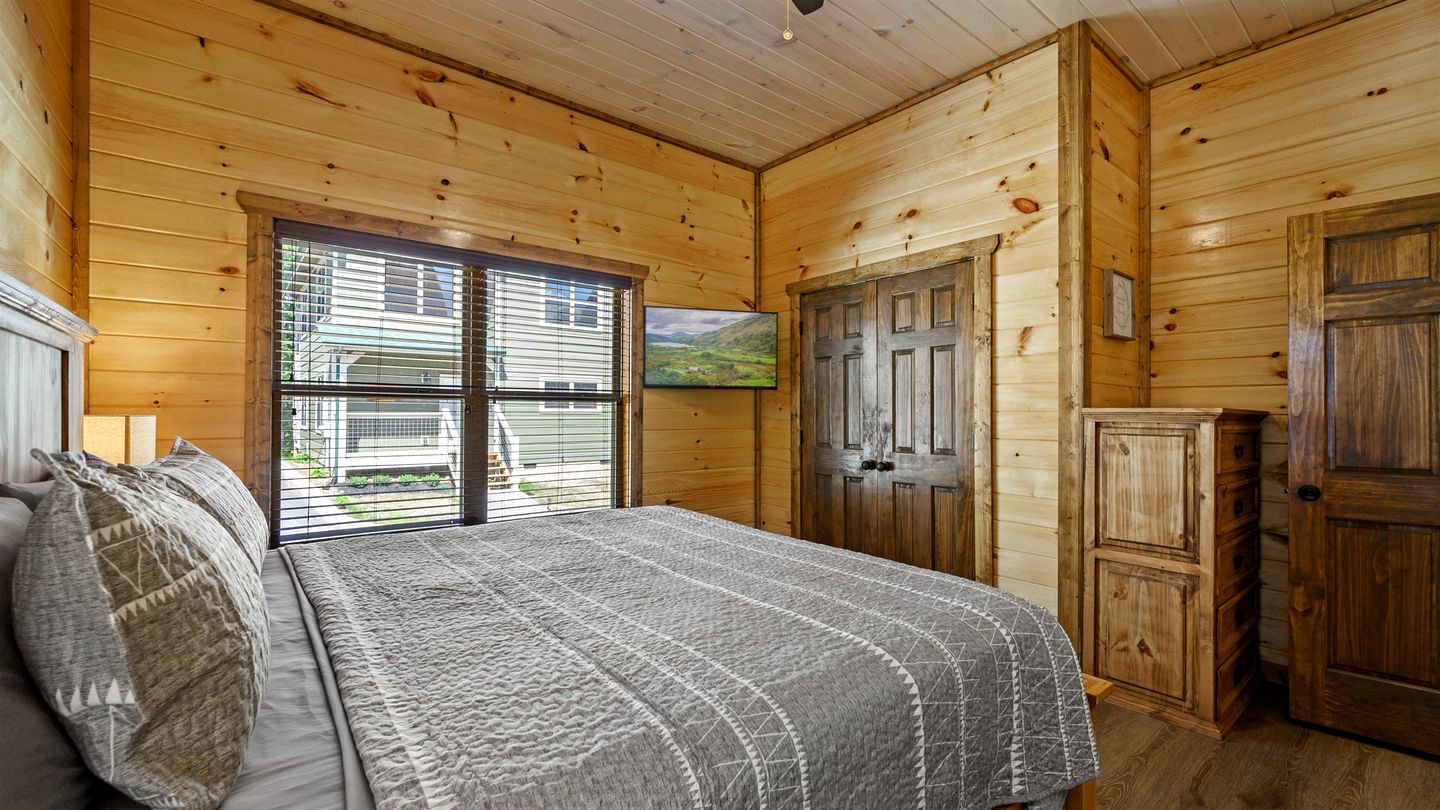 Mountain Retreat with Perfect for Groups in Pigeon Forge, Tennesee