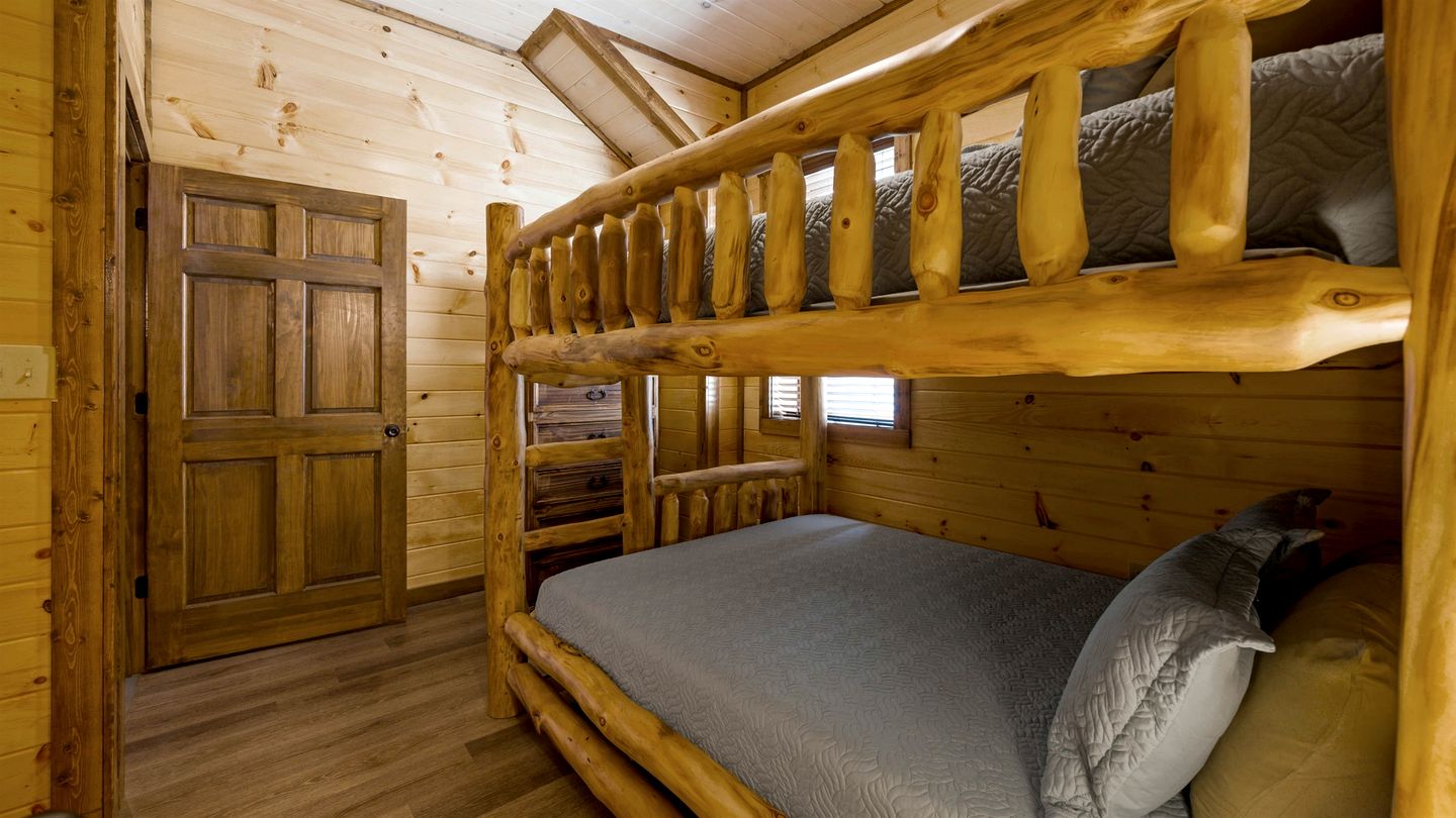 Mountain Retreat with Perfect for Groups in Pigeon Forge, Tennesee