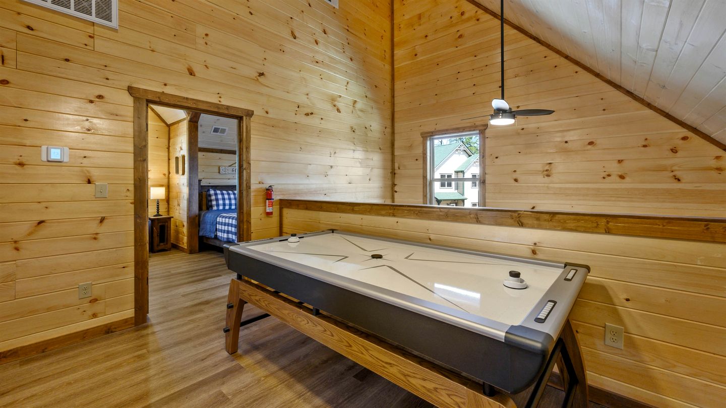 Mountain Retreat with Perfect for Groups in Pigeon Forge, Tennesee