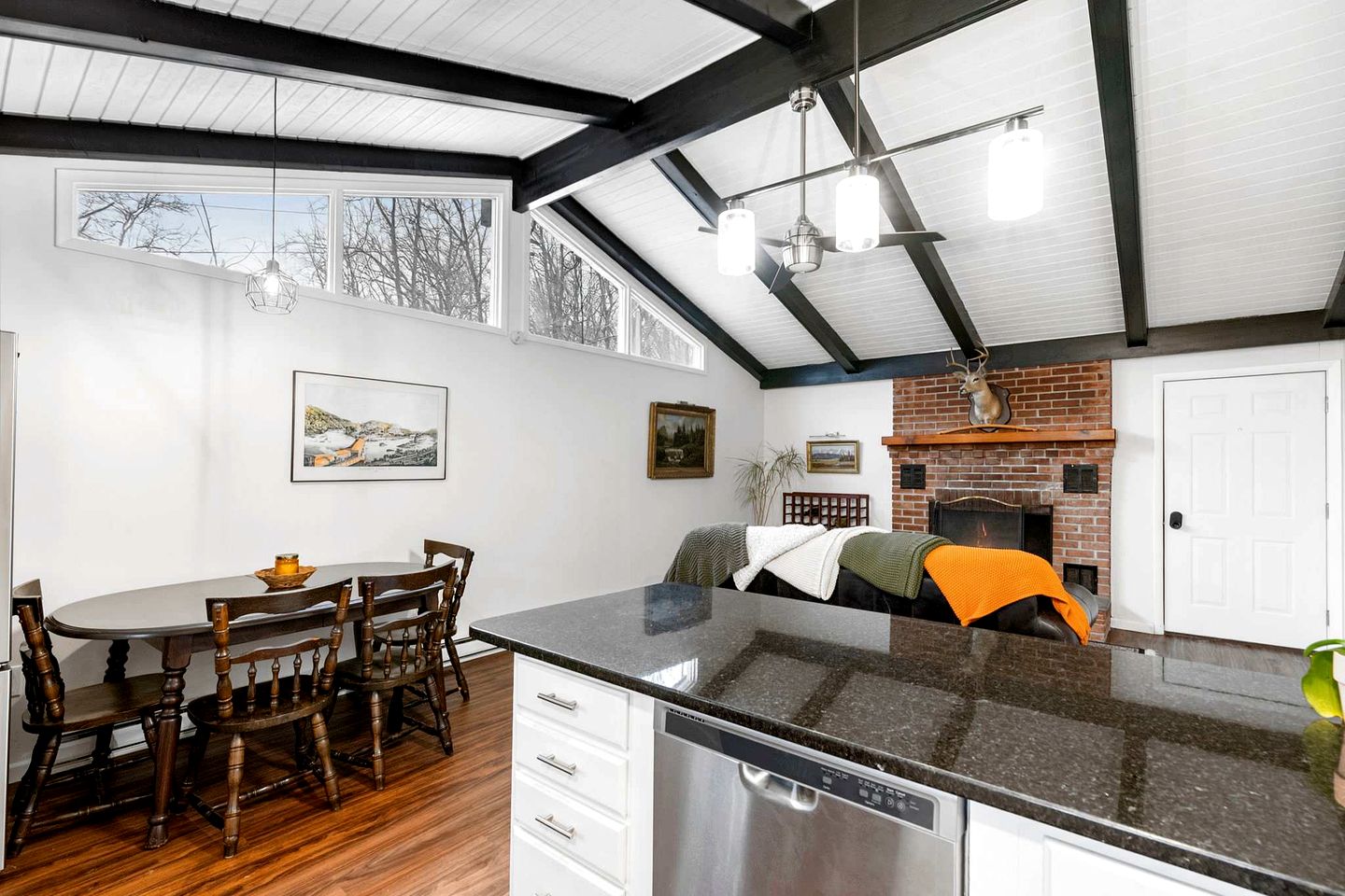 Spacious Mountain Retreat with Hot Tub & Screened Porch Near Wineries and Appalachian Trail | Harpers Ferry, WV