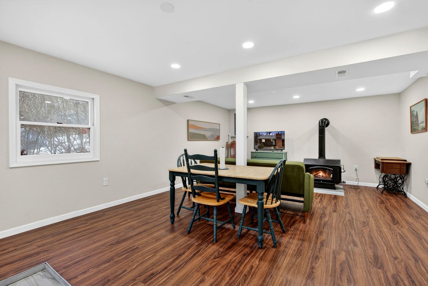 Spacious Mountain Retreat with Hot Tub & Screened Porch Near Wineries and Appalachian Trail | Harpers Ferry, WV