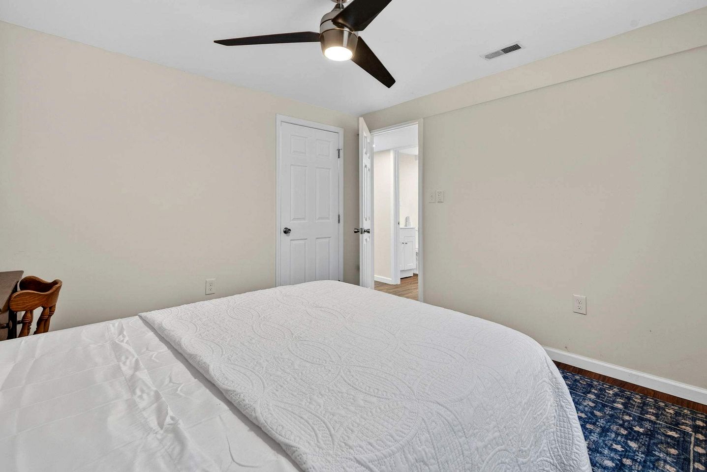 Spacious Mountain Retreat with Hot Tub & Screened Porch Near Wineries and Appalachian Trail | Harpers Ferry, WV