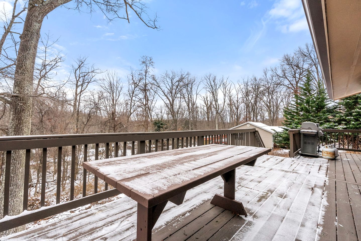 Spacious Mountain Retreat with Hot Tub & Screened Porch Near Wineries and Appalachian Trail | Harpers Ferry, WV
