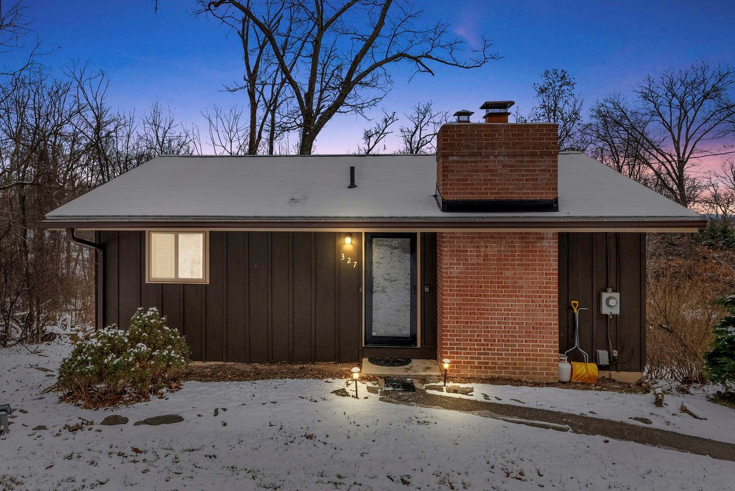 Spacious Mountain Retreat with Hot Tub & Screened Porch Near Wineries and Appalachian Trail | Harpers Ferry, WV