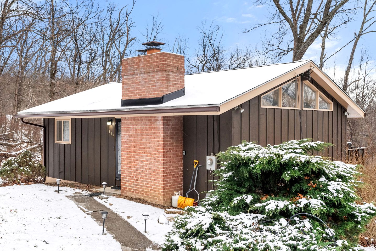 Spacious Mountain Retreat with Hot Tub & Screened Porch Near Wineries and Appalachian Trail | Harpers Ferry, WV