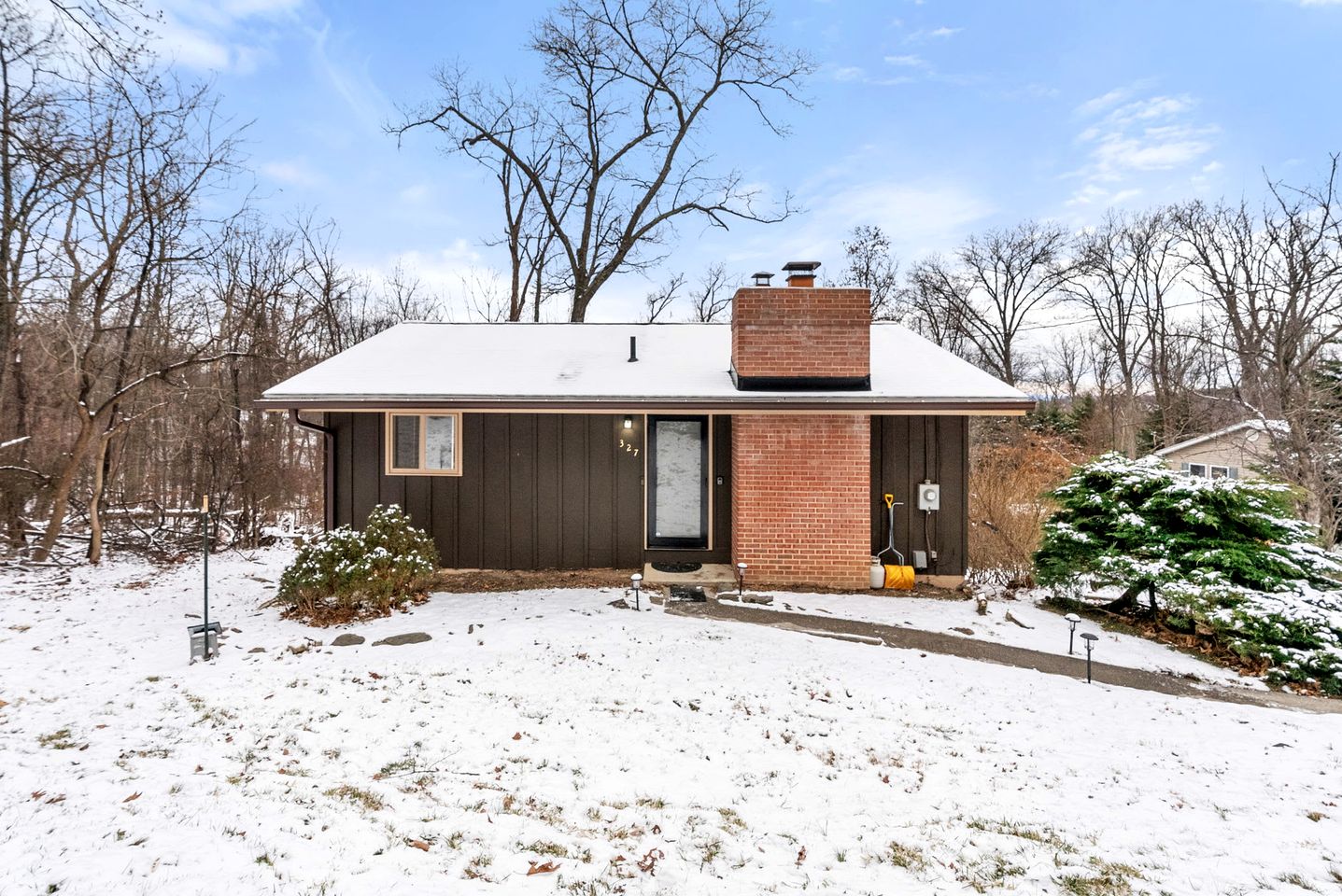 Spacious Mountain Retreat with Hot Tub & Screened Porch Near Wineries and Appalachian Trail | Harpers Ferry, WV