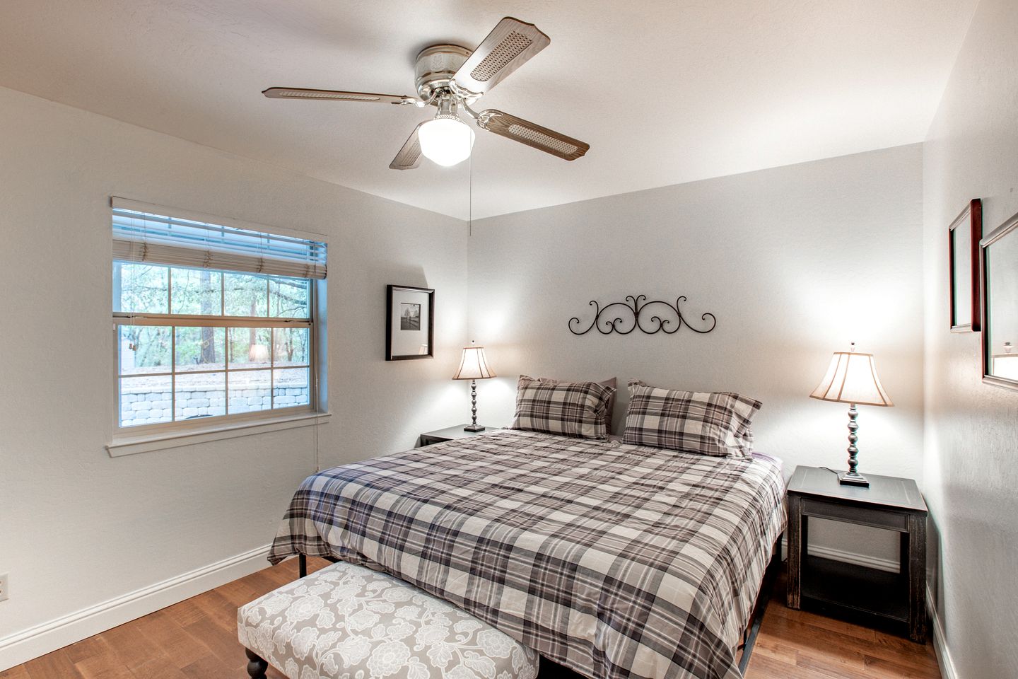 Mountain Retreat with Hot Tub & Pool Table Less than an hour to