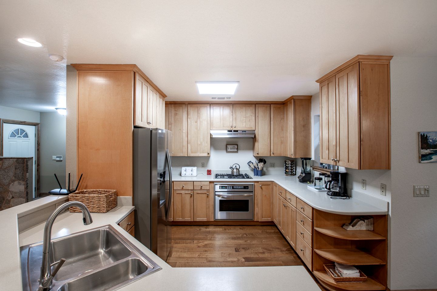 Mountain Retreat with Hot Tub & Pool Table Less than an hour to