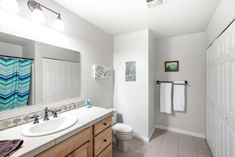 Mountain Retreat with Hot Tub & Pool Table Less than an hour to