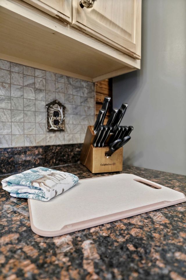 Spacious Mountain Retreat with Fireplace & Outdoor Fun Near Great Cacapon, West Virginia