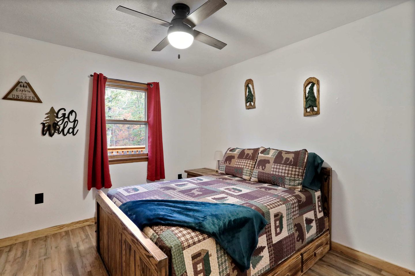 Spacious Mountain Retreat with Fireplace & Outdoor Fun Near Great Cacapon, West Virginia