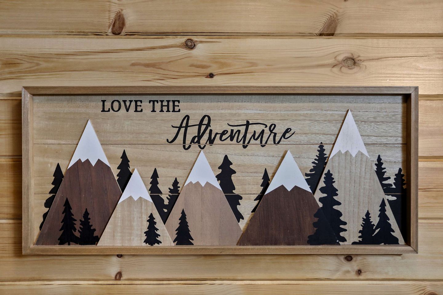 Spacious Mountain Retreat with Fireplace & Outdoor Fun Near Great Cacapon, West Virginia