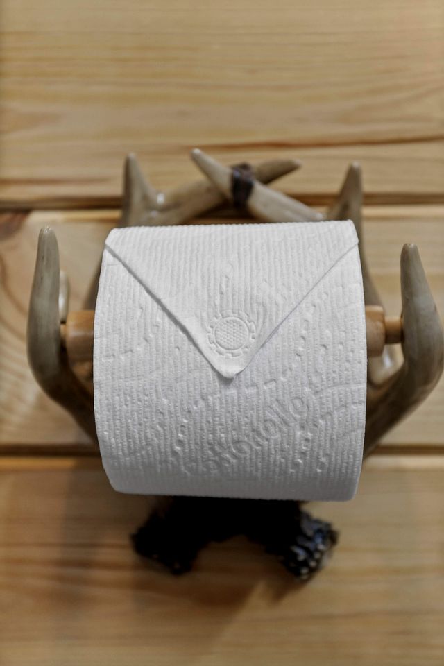 Spacious Mountain Retreat with Fireplace & Outdoor Fun Near Great Cacapon, West Virginia