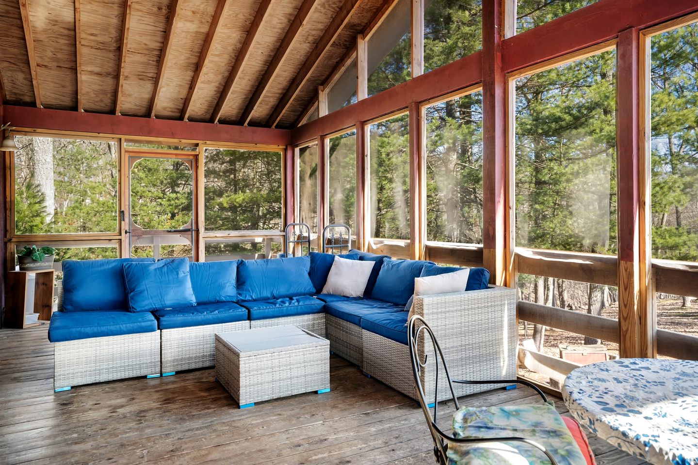 Mountain River Cabin with Hot Tub, Fire Pit and Kayaks for Your Fun Family Getaway in the Mountains of Great Cacapon, WV