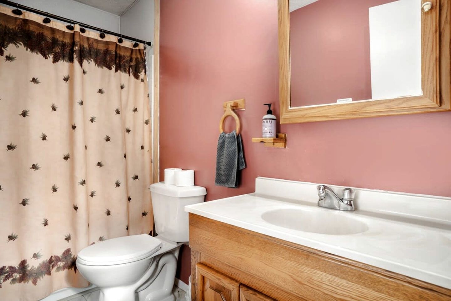 Mountain River Cabin with Hot Tub, Fire Pit and Kayaks for Your Fun Family Getaway in the Mountains of Great Cacapon, WV