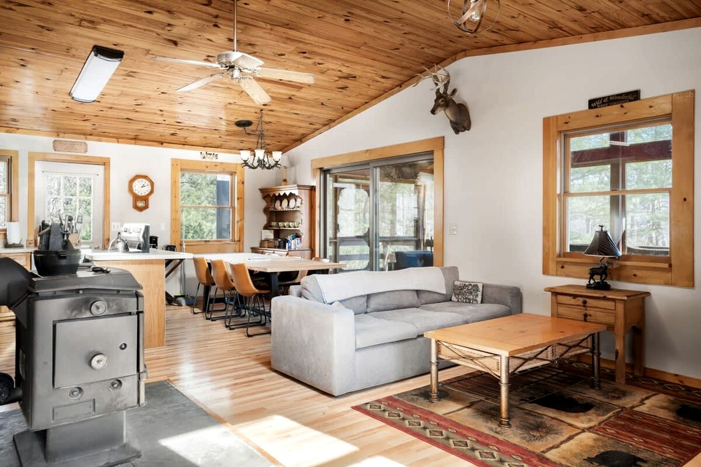 Mountain River Cabin with Hot Tub, Fire Pit and Kayaks for Your Fun Family Getaway in the Mountains of Great Cacapon, WV