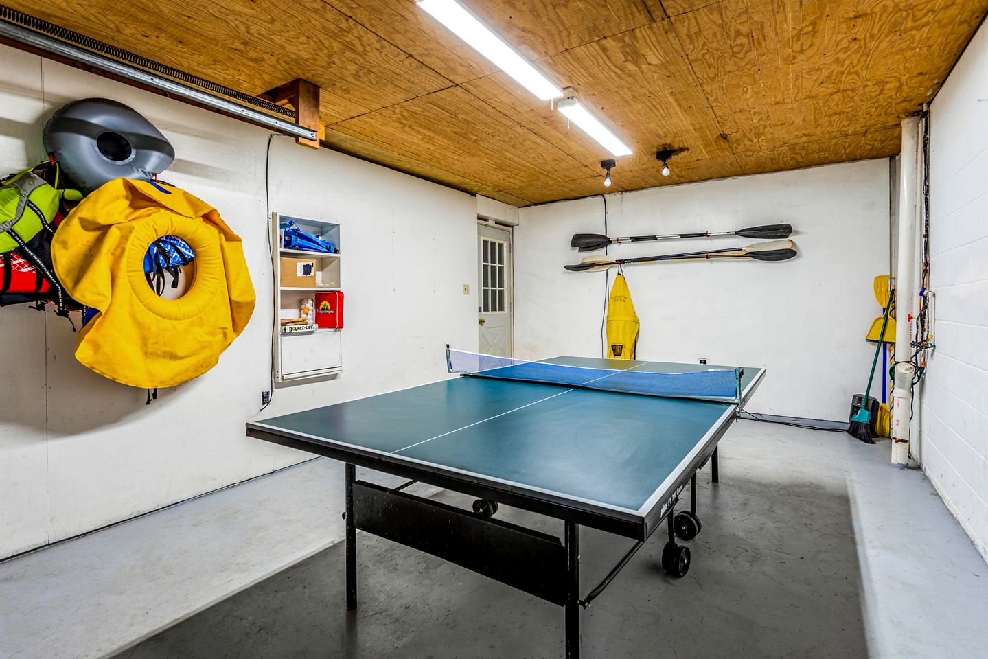 Mountain River Cabin with Hot Tub, Fire Pit and Kayaks for Your Fun Family Getaway in the Mountains of Great Cacapon, WV