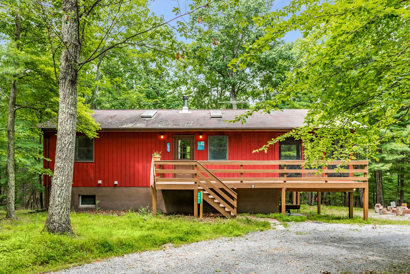Mountain River Cabin with Hot Tub, Fire Pit and Kayaks for Your Fun Family Getaway in the Mountains of Great Cacapon, WV