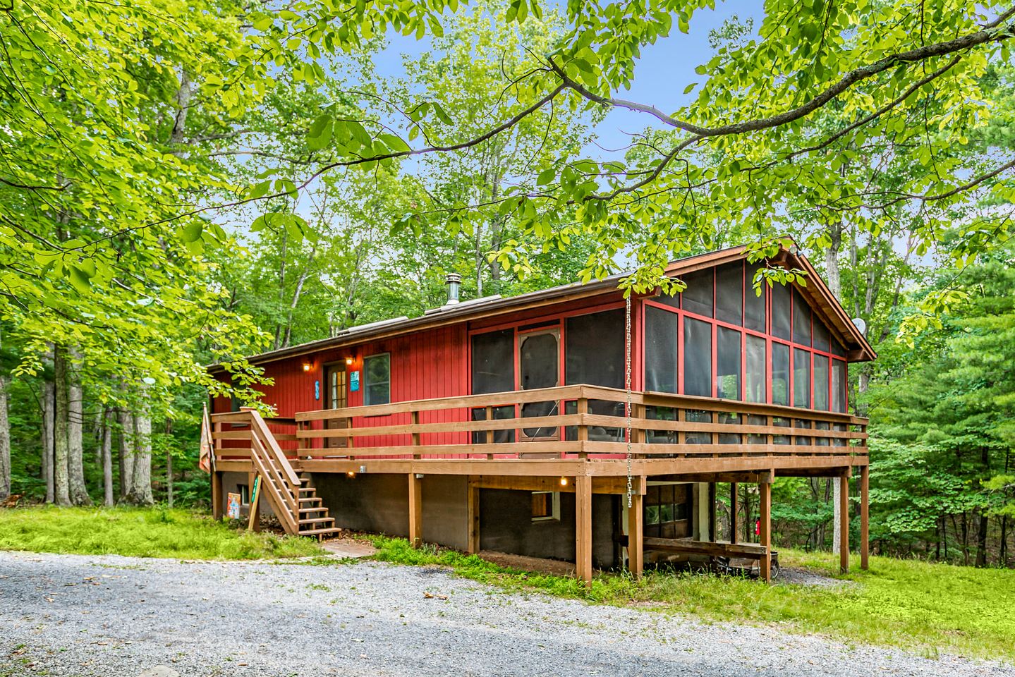 Mountain River Cabin with Hot Tub, Fire Pit and Kayaks for Your Fun Family Getaway in the Mountains of Great Cacapon, WV