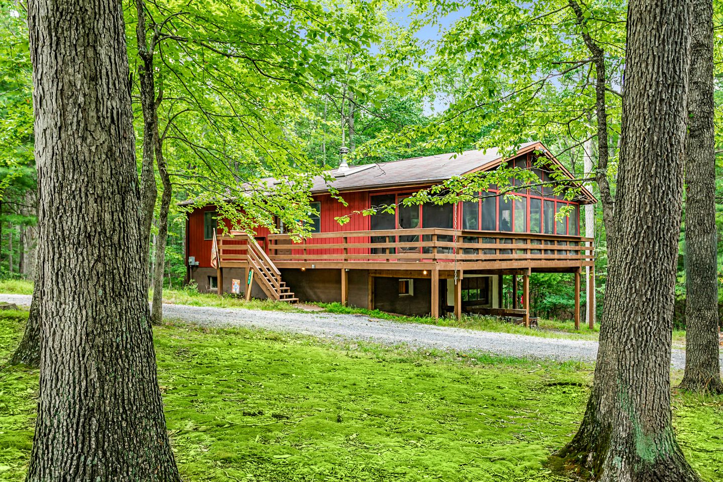 Mountain River Cabin with Hot Tub, Fire Pit and Kayaks for Your Fun Family Getaway in the Mountains of Great Cacapon, WV