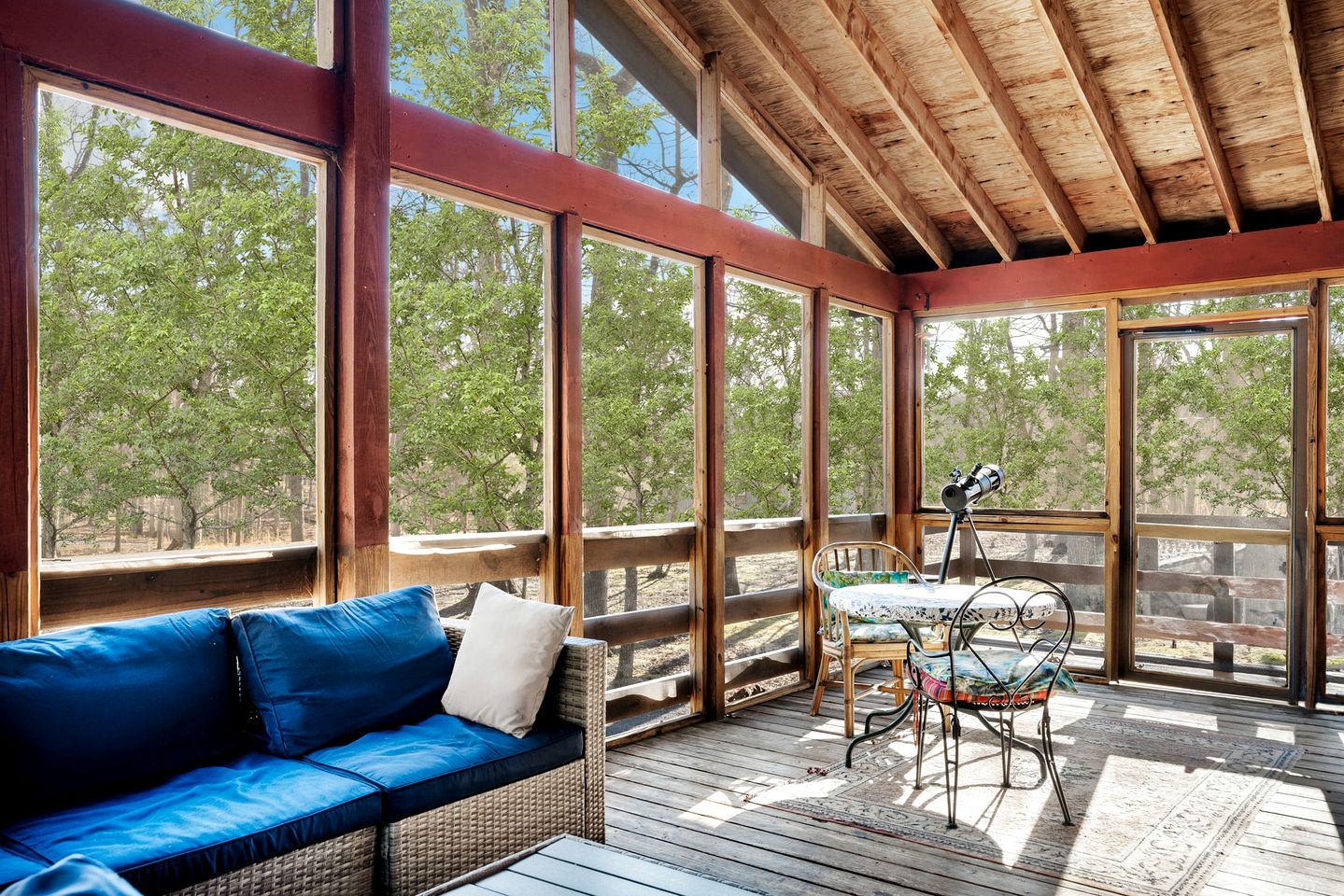 Mountain River Cabin with Hot Tub, Fire Pit and Kayaks for Your Fun Family Getaway in the Mountains of Great Cacapon, WV