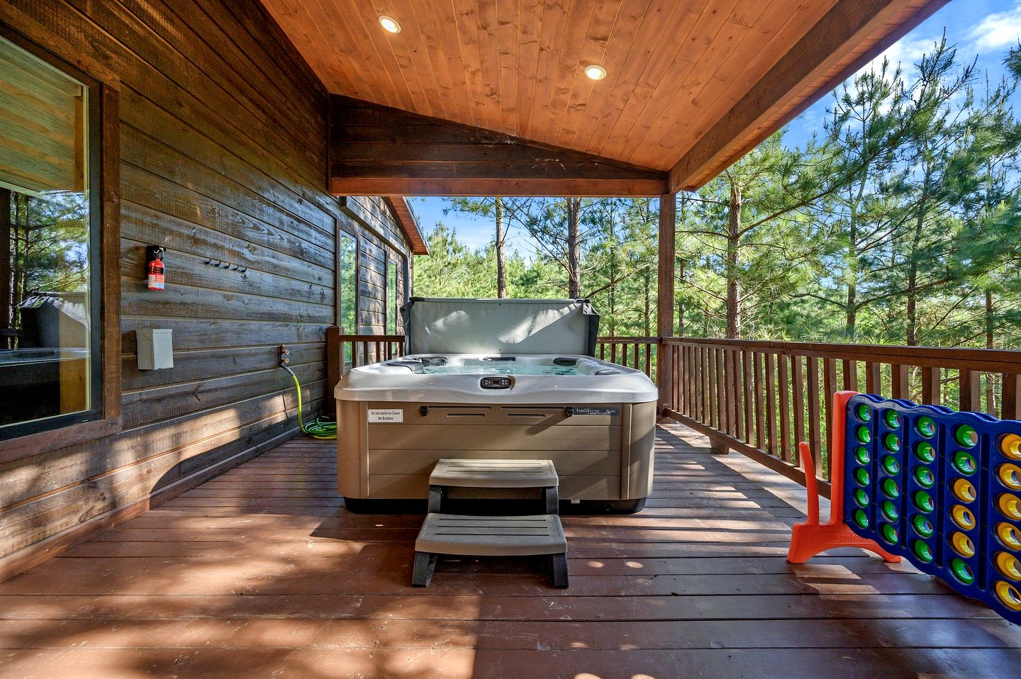 Mountain Serenity: Cozy Cabin Getaway in the Kiamichi Mountains with Hot Tub
