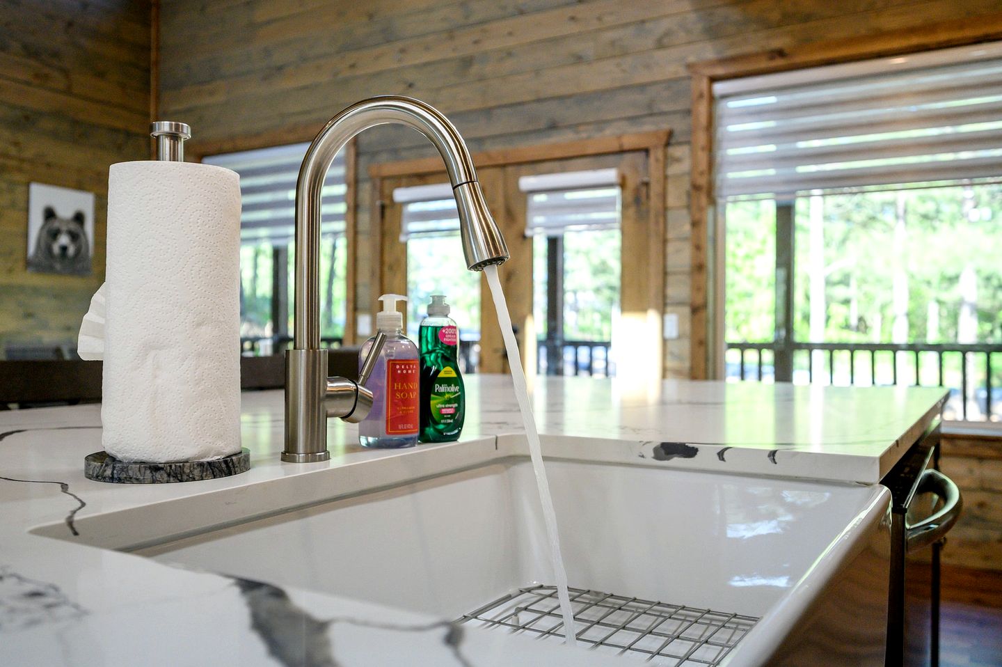 Mountain Serenity: Cozy Cabin Getaway in the Kiamichi Mountains with Hot Tub